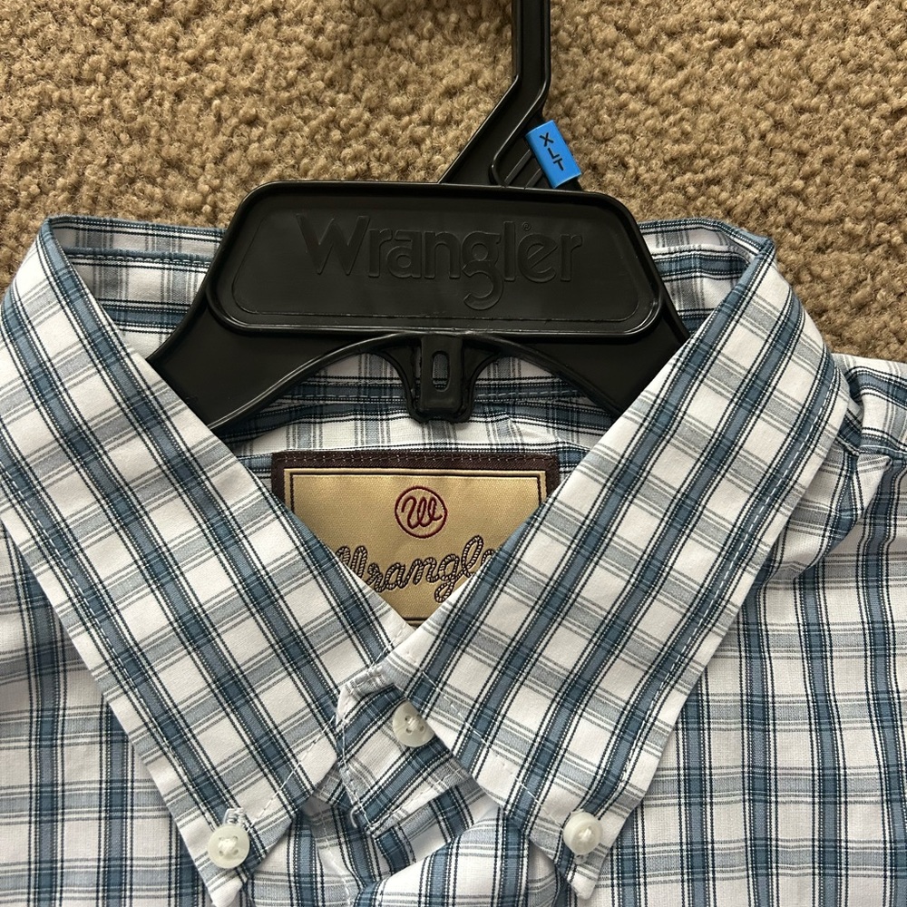 Wrangler Men's Blue and White Plaid Shirt - Picture 3 of 3